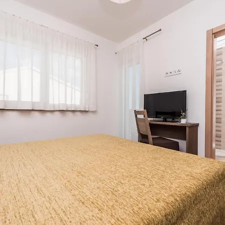 Awesome Home In Debeljak With Kitchen * Debeljak